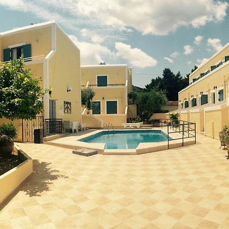 Esperides Maisonettes Agia Marina  Екстер'єр фото