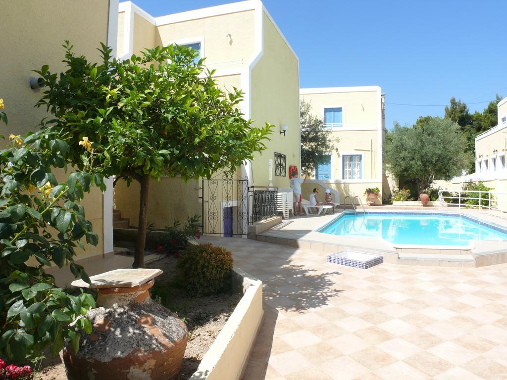 Esperides Maisonettes Agia Marina  Екстер'єр фото