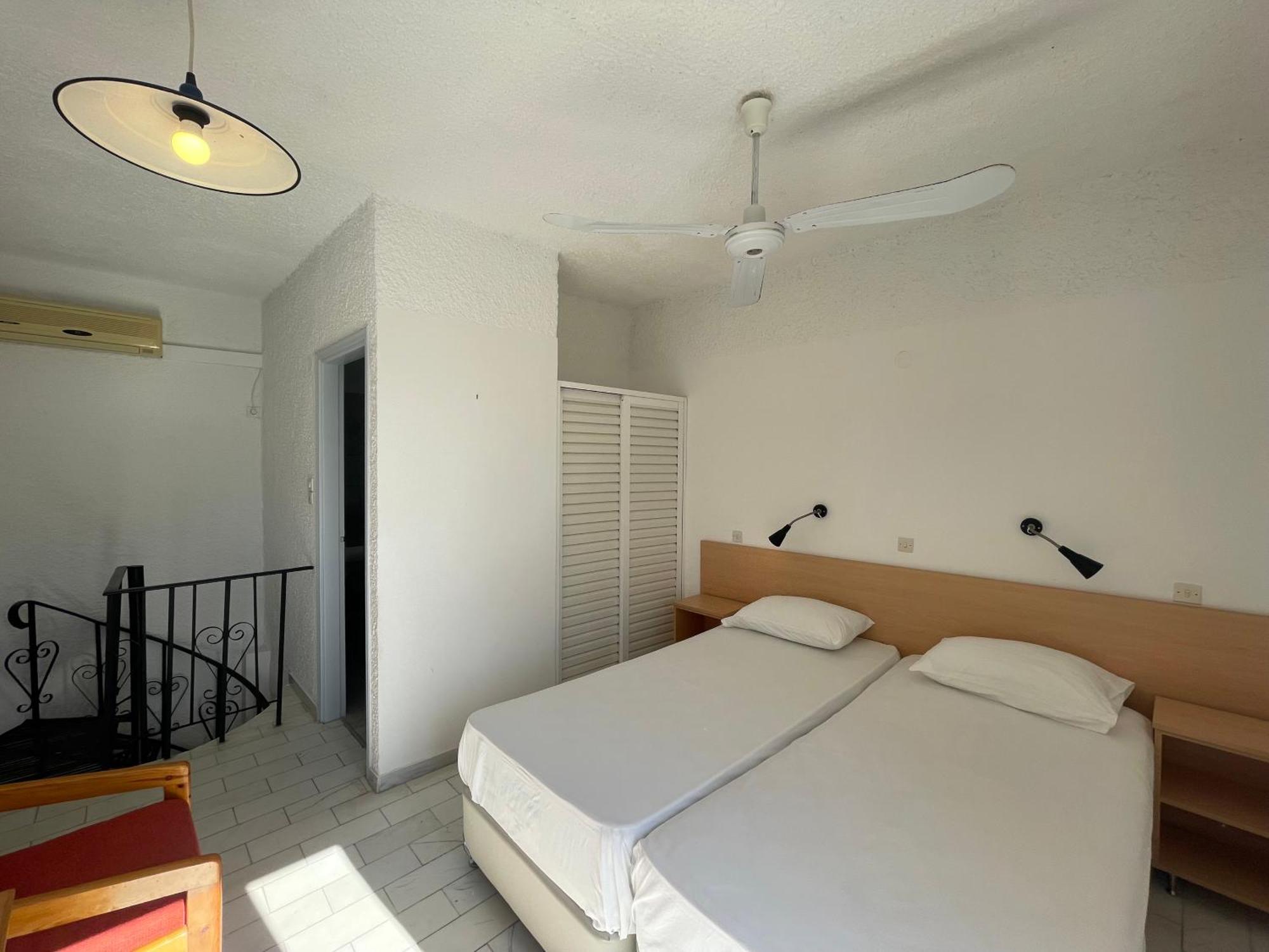 Esperides Maisonettes Agia Marina  Екстер'єр фото