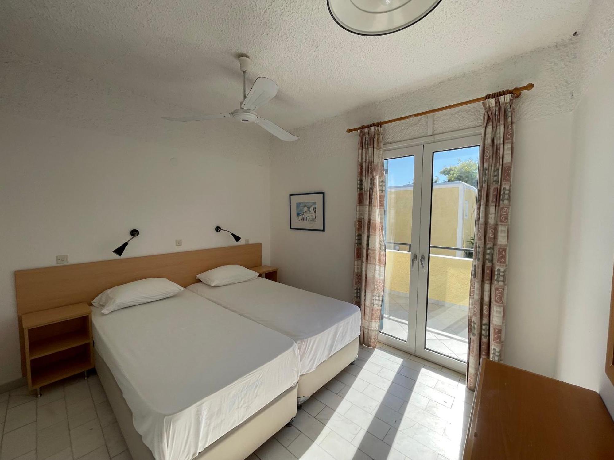 Esperides Maisonettes Agia Marina  Екстер'єр фото