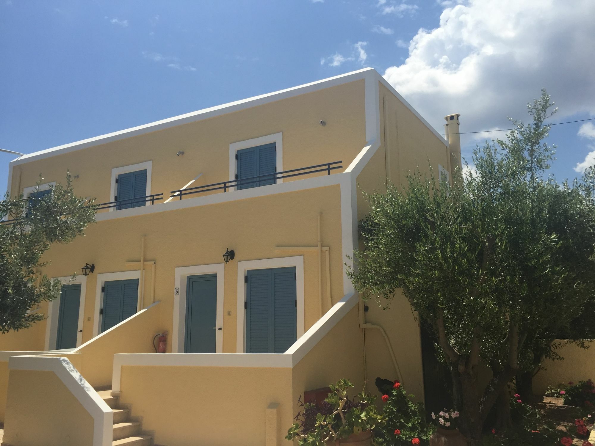 Esperides Maisonettes Agia Marina  Екстер'єр фото