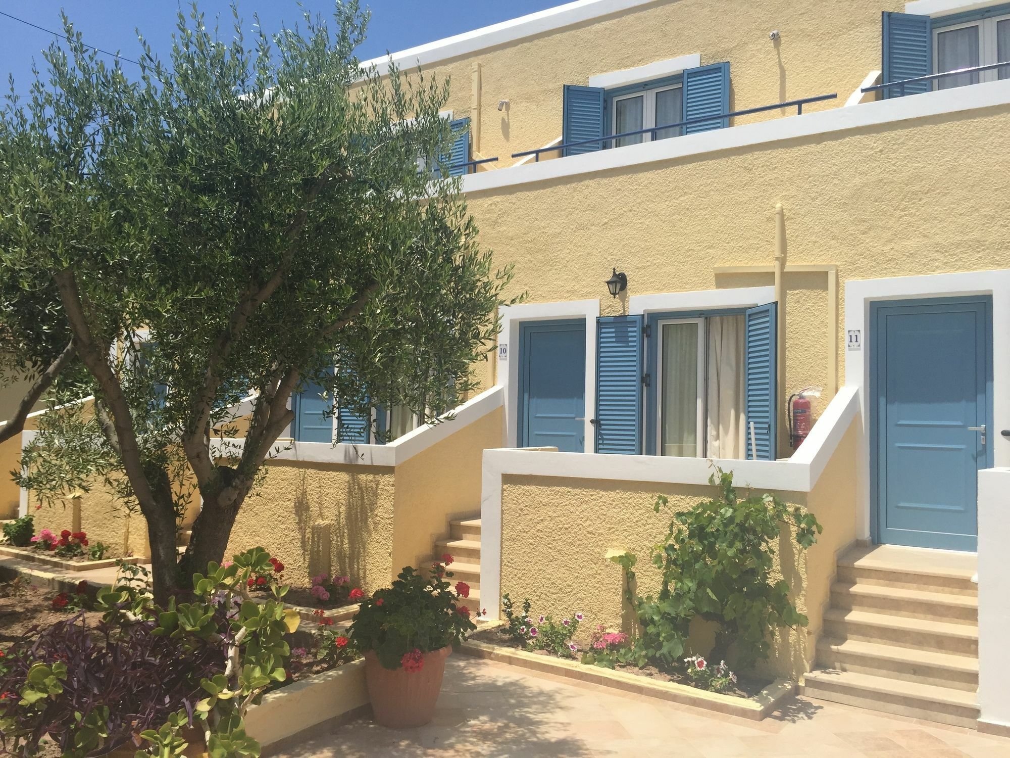 Esperides Maisonettes Agia Marina  Екстер'єр фото